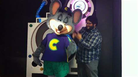 Dancing With The Chuck E Cheese Robot Youtube