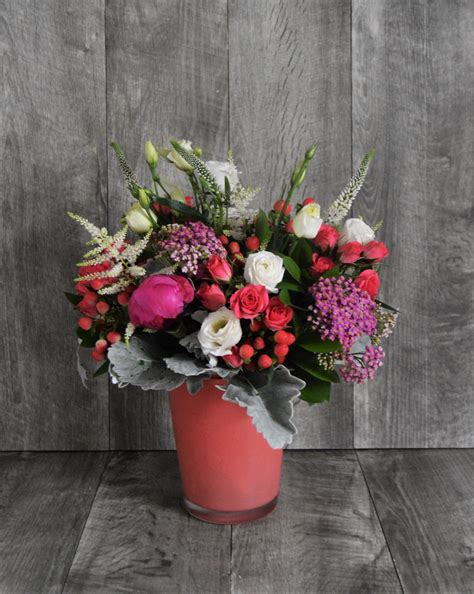 The site owner hides the web page description. We love garden-y arrangements for the summer. Veronica ...