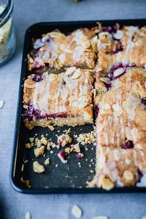 Ein kuchen besteht meist nur aus einem gebackenen teil, der anschließend mit zuckerguss oder einer glasur ihrer wahl deswegen heisst torte auch 'fancy cake' auf englisch, kuchen einfach nur 'cake'. Typisch englisch: Bakewell Kuchen | Britische rezepte ...