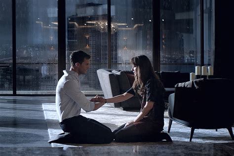 New ‘fifty Shades Darker Trailer Has Shower Sex And Light Elevator