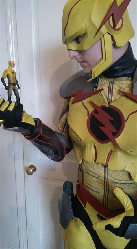 The Flash Injustice Costume