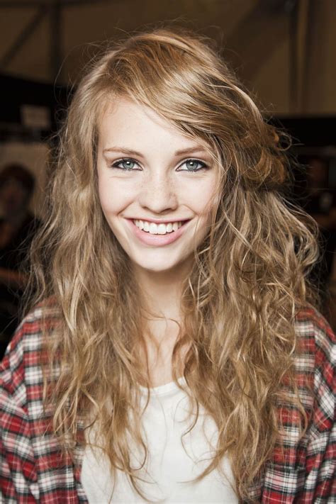 When is it ok to wash hair? How Long Do Girls Go Without Washing Their Hair? | Glamour