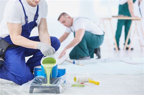 4 Tips For Working With Paint Contractors