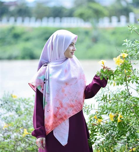 Berikut ini adalah beberapa gambar kartun hijab style. Pin oleh Libonesiana di Libonesian Beauties (Dengan gambar ...