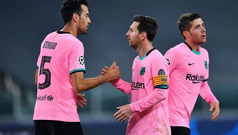 ¡leo Messi Cena Con Jordi Alba Y Sergio Busquets En Medio De Los