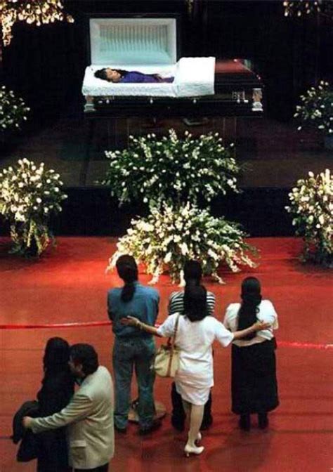Selena Quintanilla Después De 22 Años Se Ve Por Primera Vez Una Foto De Su Funeral Zeta Fm