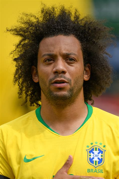How he twists his body; Marcelo (footballer, born 1988) - Wikipedia