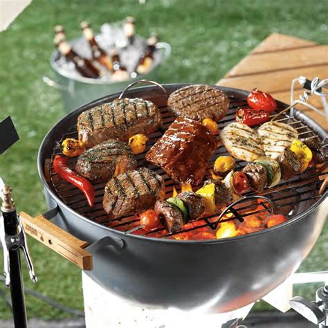 For large parties, use a kiddie pool filled with ice to keep bottled drinks cold. How to Plan the Ultimate Backyard Barbecue | STOCK YARDS
