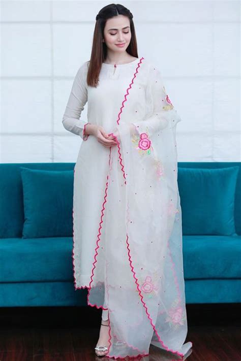 Silk Pakistani Pant Style Suit In White Colour In 2021 Simple Pakistani Dresses Stylish