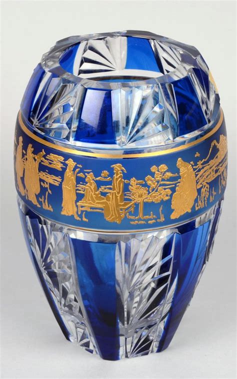 Val Saint Lambert Vase En Cristal Taillé Et Doublé Bleu à La Danse