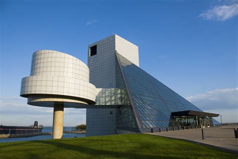 Inside The Rock And Roll Hall Of Fame And Museum By Im Pei Insplosion
