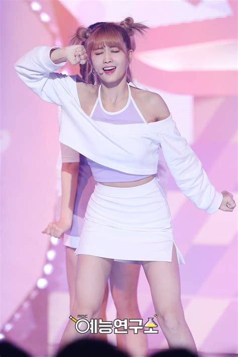 10 Times Twice Momos Stage Outfits Made Us Scream Step On Me Koreaboo