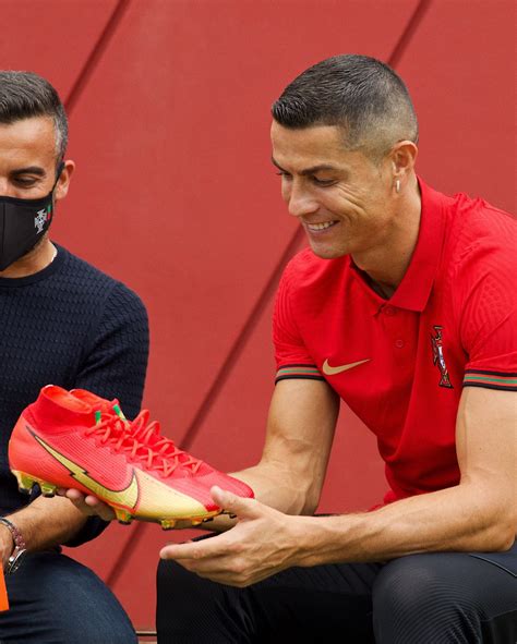Cr7 Portera Une Paire De Crampons Nike Spéciale Face à La France