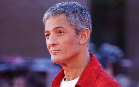 Scatch di fiorello in stasera pago io in cui parla delle imitazioni, dei doppiaggi e del playback Fiorello ha inventato lo streaming della Rai