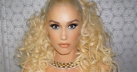 Gwen Stefanis Platinum Hair Stays So Healthy Thanks To This 5 Leave