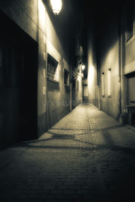 Scary Dark Alleyway At Night Stock Image Image Of Lamp Crime 6548799