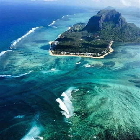 Mauritius Stunning Underwater Waterfall Fantastic Matters
