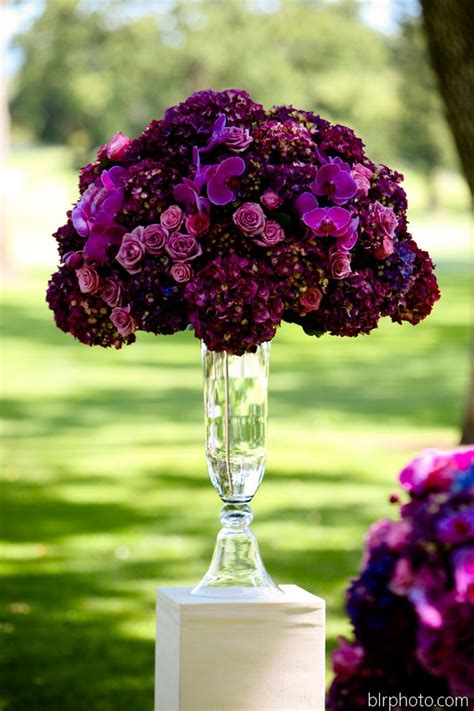 10 Steal Worthy Flower Arrangements For Your Wedding Ceremony Belle