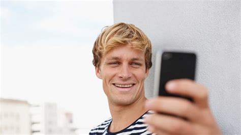 Men Who Take A Lot Of Selfies Show Strong Links To Psychopathic Tendencies