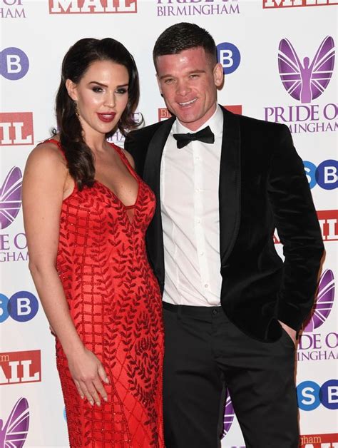 Danielle Lloyd Nude Photo Hack Star Viciously Trolled Over Pringles