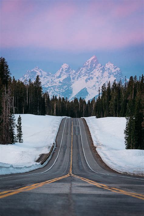 Road Hill Mountains Trees Snow Winter Hd Phone Wallpaper Peakpx