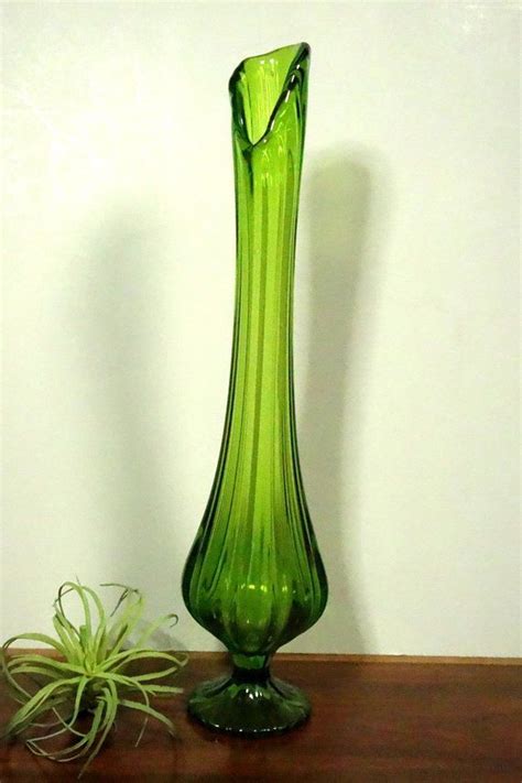 Mid Century Modern Stretch Vase Green Art Glass Swing Vase Etsy Green Art Vase Glass Art