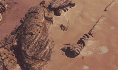 The Ancient Jedi Statue In The New Rogue One Trailer Is A Perfect