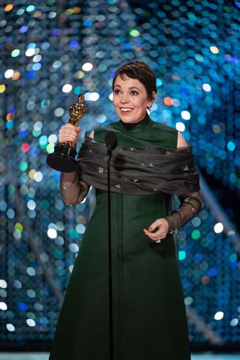 30 january 1974), known professionally as olivia colman, is an english actress. The Crown : Olivia Colman raconte sa rencontre fortuite av ...