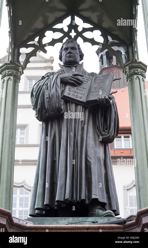 Statue Von Martin Luther In Wittenberg Deutschland Stockfotografie Alamy