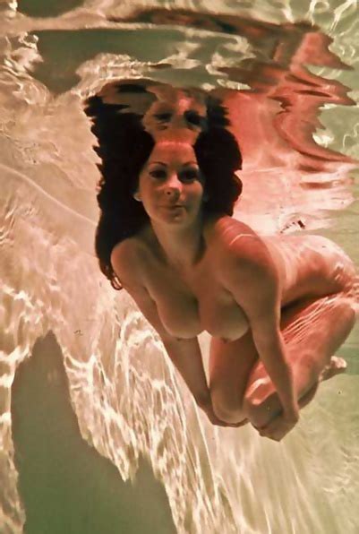 Underwater Erotic Pics 78 Pics