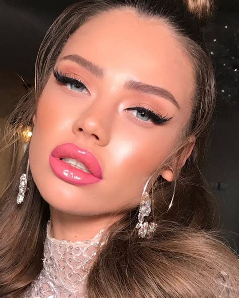 Makeup Life On Instagram Pink Glossy Lips Eyeliner For My Favorite