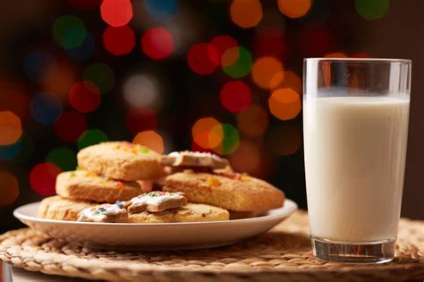 Dont Forget Santas Cookies And Milk The History Of A Popular