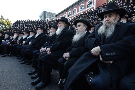 Scenes From The Chabad Lubavitch Annual Group Portrait Brooklyn Magazine