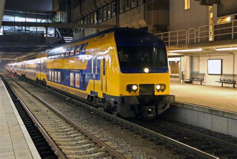 dutch passenger trains using 100 wind power as of 2017