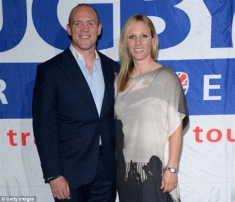 Among us wildlife predators & natural disasters. Teacher hired HELICOPTER to search for boxer dog who went ...