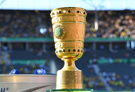 Wir können nur gegen drittligisten oder tiefer, sowie die zweitligaaufsteiger und sandhausen, spielen. DFB-Pokal-Ticker: Bayern muss in den Osten reisen - Alle ...