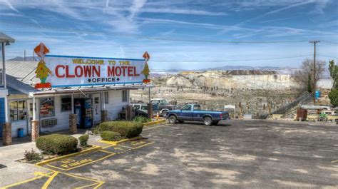 Inside The Creepy Clown Motel With Thousands Of Clown Dolls And A
