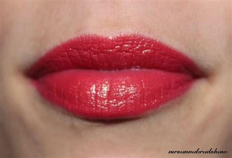 Mac Lipstick On Hold