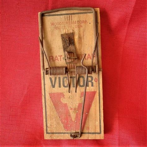 Vintage Wooden Victor Mouse Trap Rat Trap Usa Made Woodstream Lititz Pa