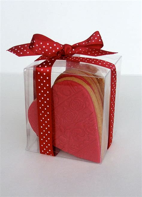 The art of gift wrapping ideas. Valentine's Day Gift Wrapping Ideas - family holiday.net ...