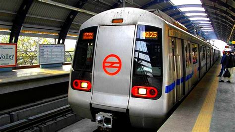 'Go to Pakistan': Elderly Muslim man humiliated by youth in Delhi metro ...