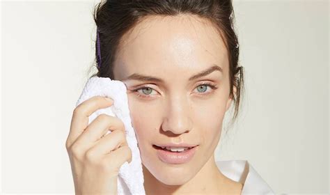 6 Skin Care Rules A Celebrity Esthetician Swears By Spf Makeup Celebrity Skin Care Body Remedy
