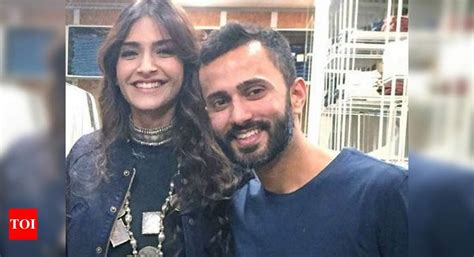 See How Sonam Kapoors Rumoured Boyfriend Anand Ahuja Is Smitten By Her