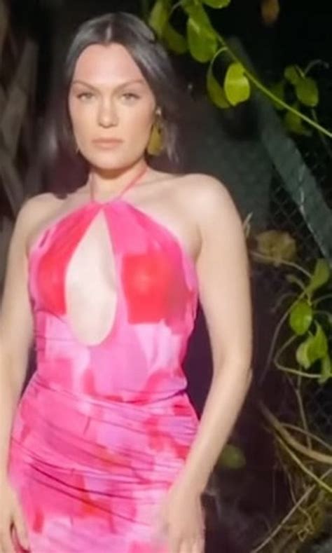 Jessie J Shows Off Curves In Peephole Dress In Stunning Clip Daily Star