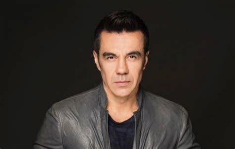 Последние твиты от adrian uribe (@adrian_uribe). Adrián Uribe ¡Ya es papá! - Que Rollo México