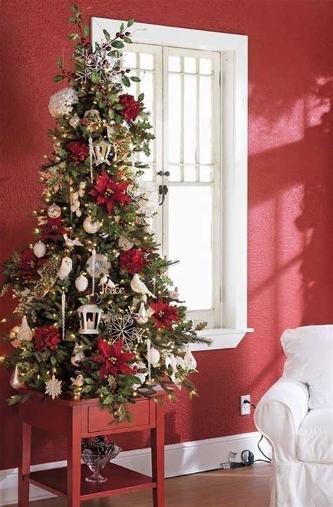 10 Small Christmas Tree Decorating Ideas