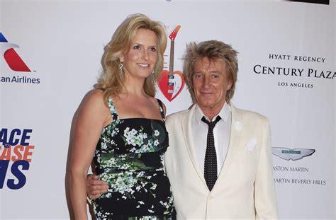 Rod Stewart Spotted With Wife Penny Lancaster At Subway For Lunch Date