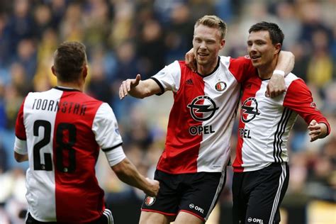Phong độ feyenoord và vitesse. Feyenoord in actie tegen nep-producten | Nederlands ...