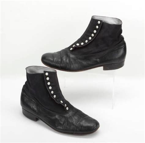 The king of pop referred to the they are the fifth generation to oversee the company that was founded by john florsheim in 1892 in chicago. MICHAEL JACKSON WORN AND SIGNED BLACK SPAT SHOES - Current ...