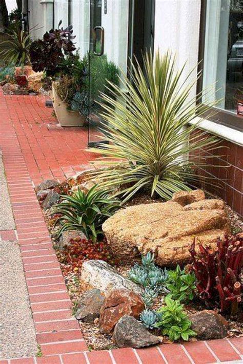 Plant perennials (flowers, succulents, berries, shrubs) in the nooks and crannies of your rock wall. 38 Fabulous Front Yard Rock Garden Ideas | Succulent ...